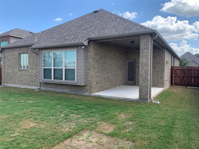 Building Photo - 437 Mistflower Springs Dr