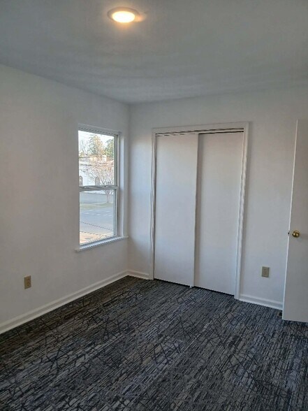 Building Photo - 2403 Roanoke Ave