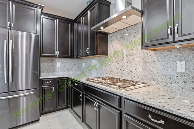 Building Photo - Charming 3-bed/3bath Gilbert Corner Lot Ho...