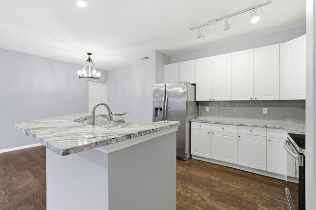 Building Photo - 7728 S Essex Gate Dr