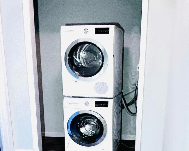 Building Photo - 160 Lafayette St