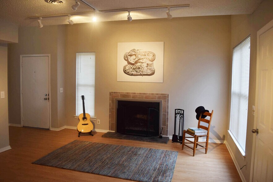 Building Photo - 951 Bresslyn Rd