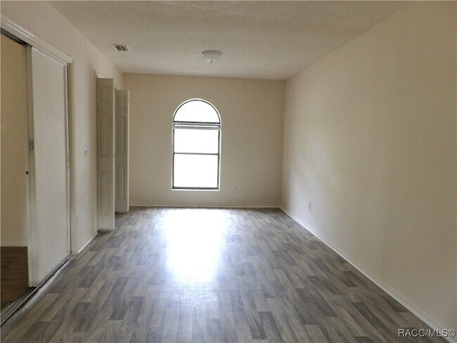 Building Photo - 1002 Leroy Bellamy Rd