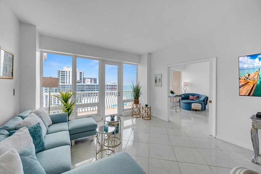 Building Photo - 4020 Galt Ocean Dr