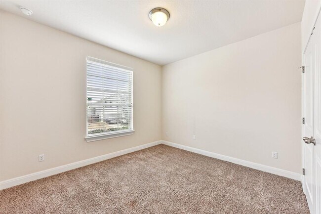 Building Photo - 5708 Viejo Dr