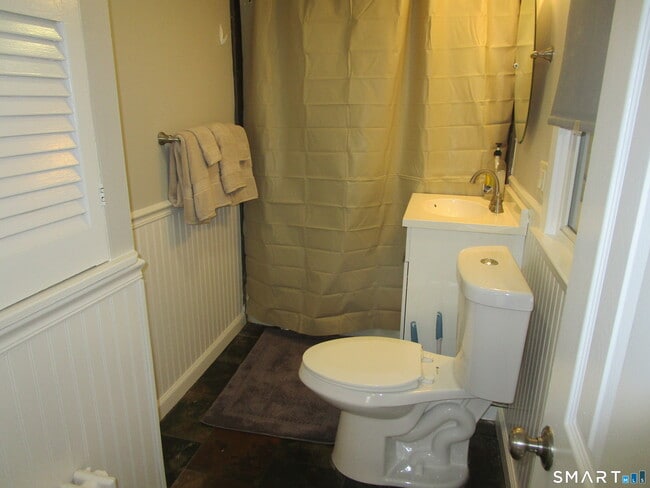 Building Photo - 256 Seaside Ave