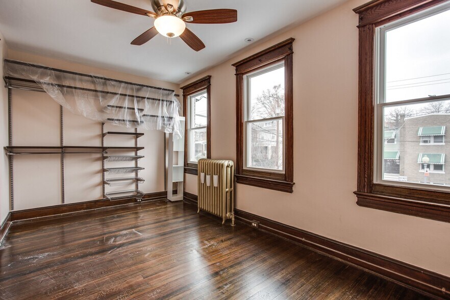 Master bedroom - 702 Ingraham St NW