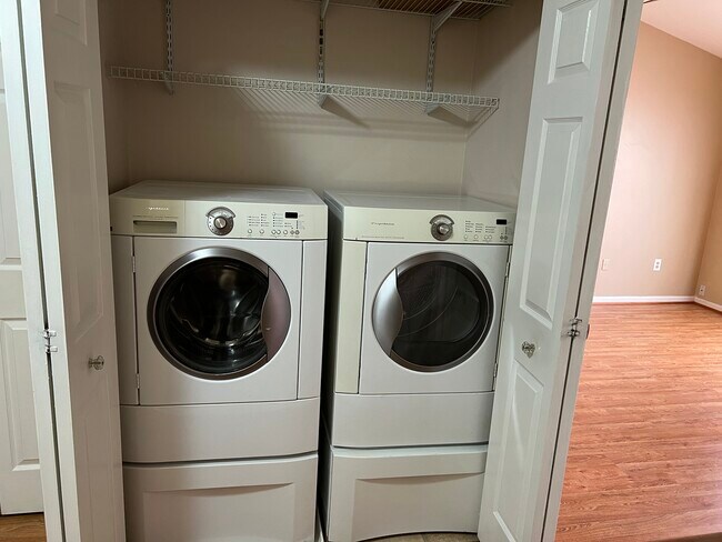 Building Photo - 1412 Nestlewood Ct