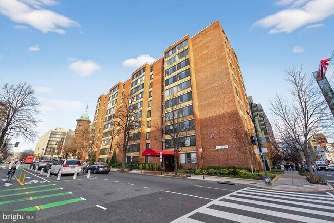 Building Photo - 1301 20th St NW
