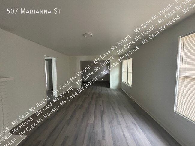 Building Photo - 507 Marianna St