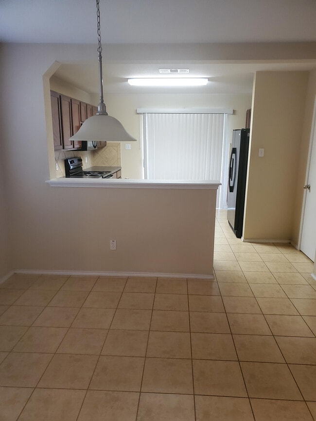 Building Photo - 109 S Creek Bend Dr