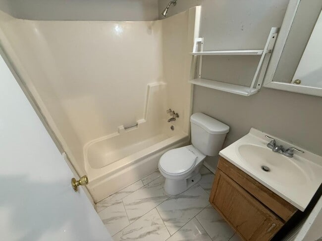 Building Photo - 4617 Longbranch