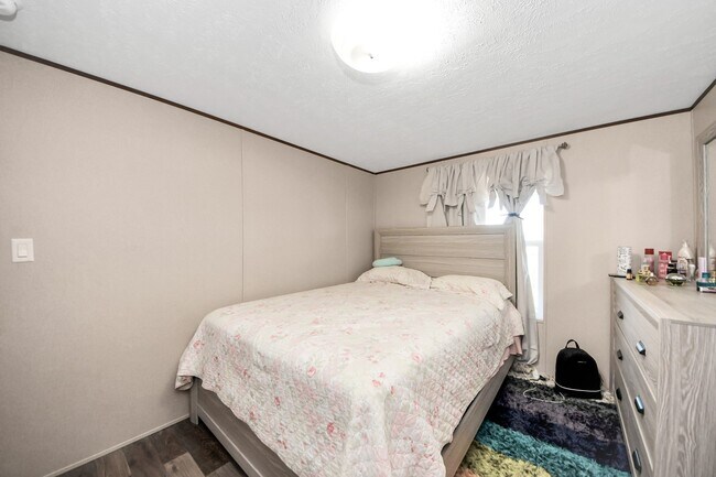 Building Photo - 1450 Rd 5734