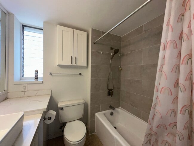 Building Photo - Makaha Surfside One Bedroom A building $16...