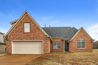 Building Photo - 115 Clear Springs Dr