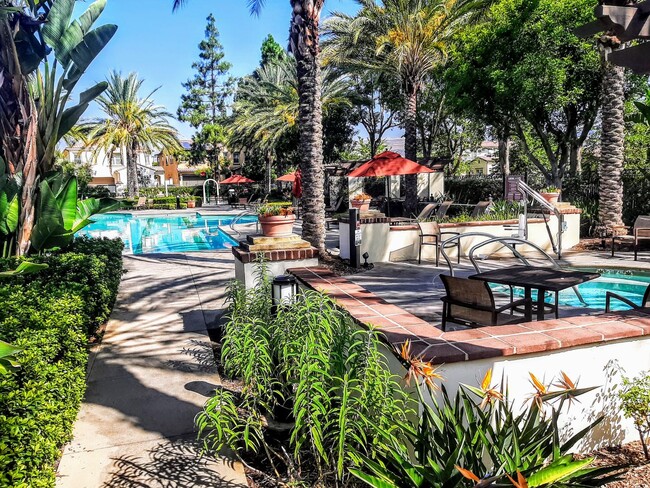 Building Photo - MERIDA LANE BREA 92823 (2 BED / 2 BATH)