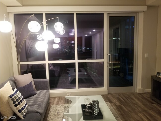 Building Photo - 4575 Dean Martin Dr