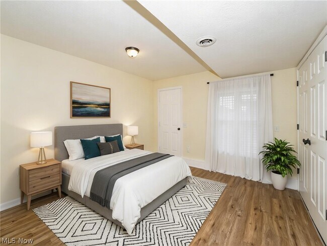 Building Photo - 39 Grandview Dr