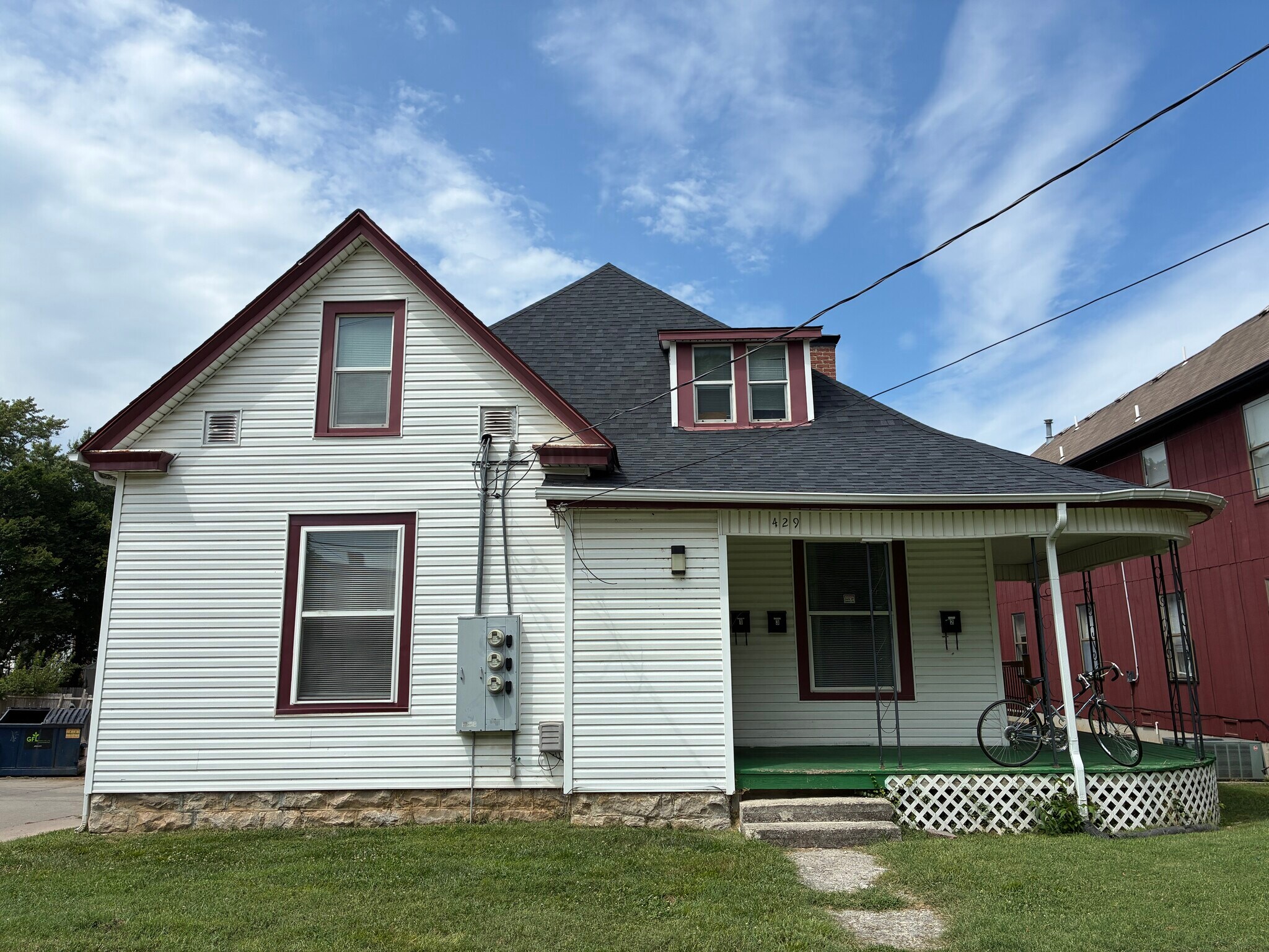Building Photo - 429 E Madison St