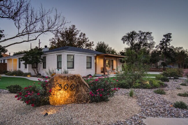 Building Photo - A Standard of Excellence in Tech Terrace!