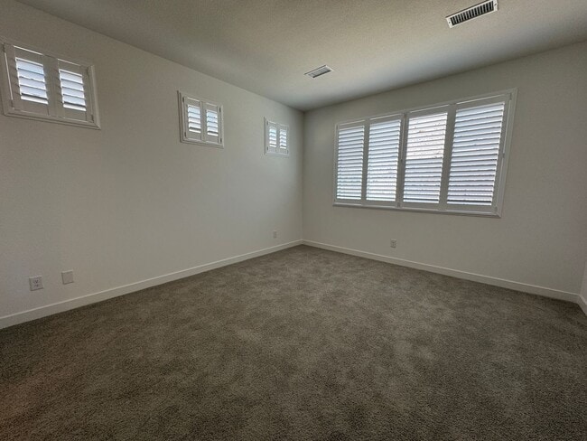 Building Photo - Laughlin Ranch 3 BR 2Ba Public Golf Community with Canyon & Mountain Views