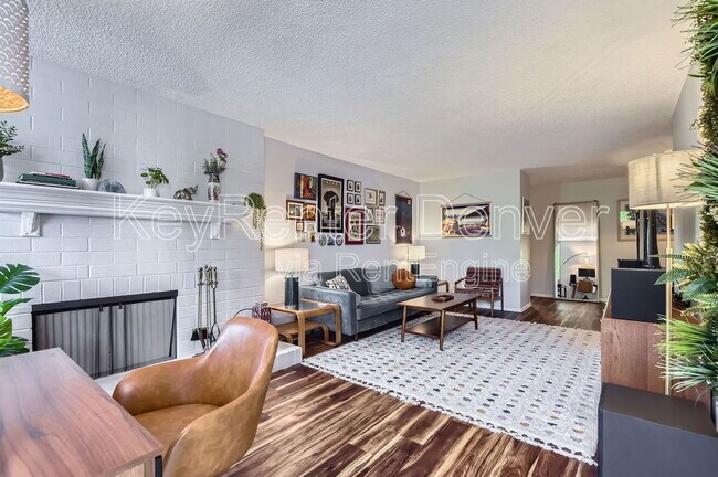 Building Photo - 2880 S Locust St