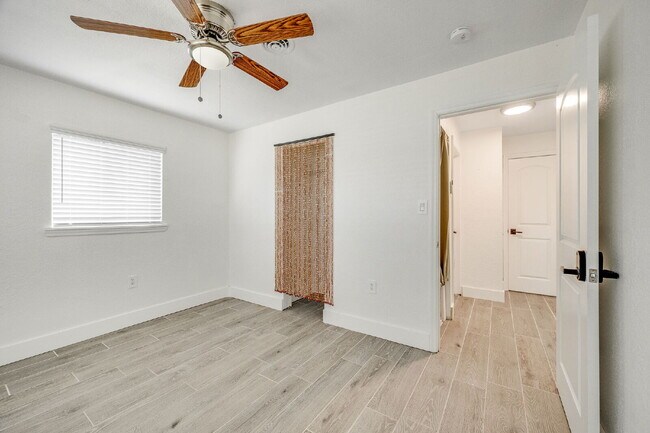 Building Photo - Remodeled 3/2 in Central Merritt Island!