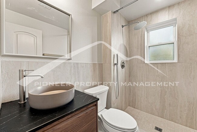 Building Photo - Charming Home with Washer/Dryer and 2-Car Garage