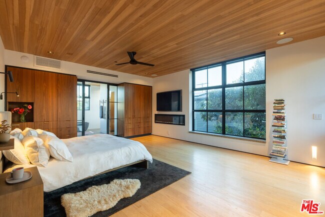 Building Photo - 746 Marco Pl