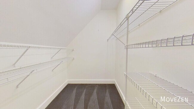 Building Photo - 5630 Colony Crossing Dr