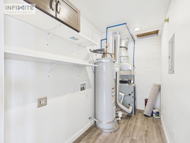 Building Photo - Bright and Airy Two Bedroom