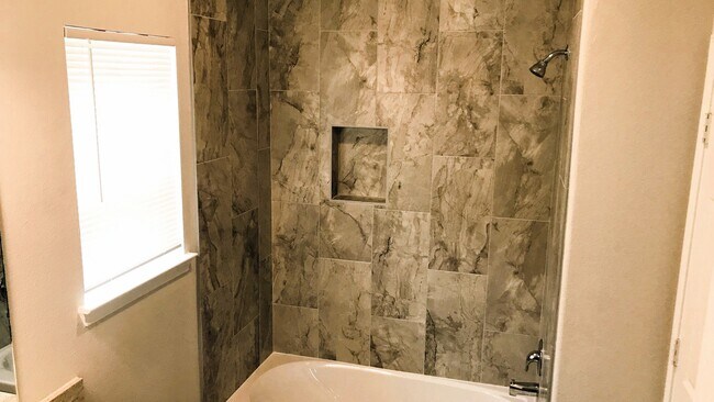 Building Photo - 9214 Nyssa Ave