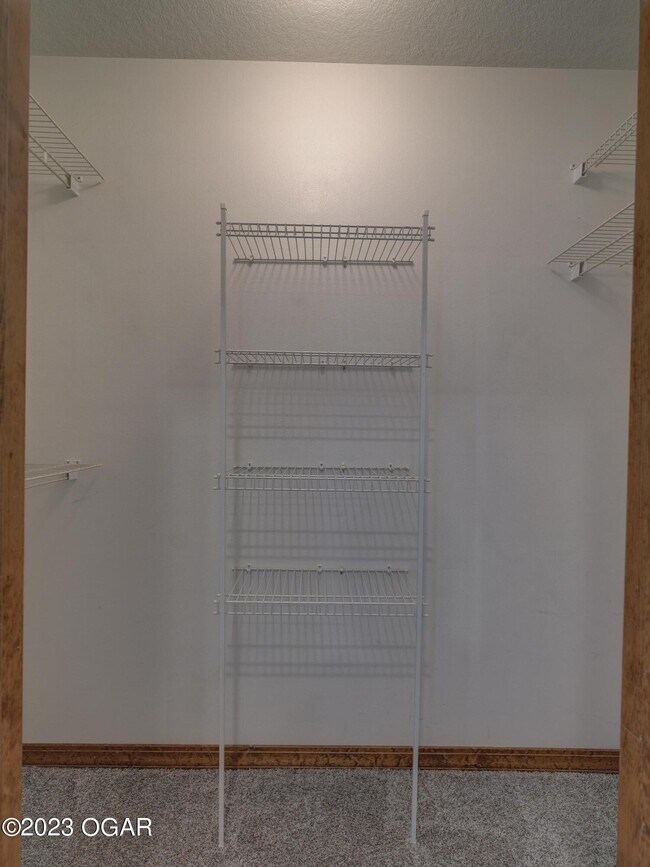 Building Photo - 3122 S Tyler Ave