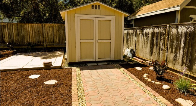 Building Photo - For Rent – Spacious 4-Bedroom Home with Bo...