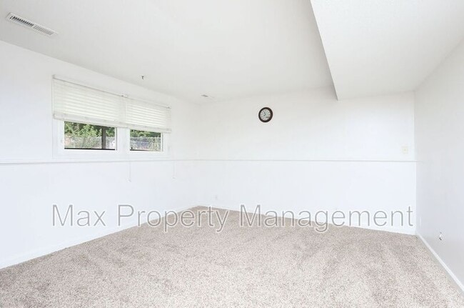 Building Photo - 4012 79th St