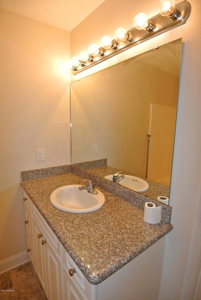 Building Photo - 4031 Arbor Green Way