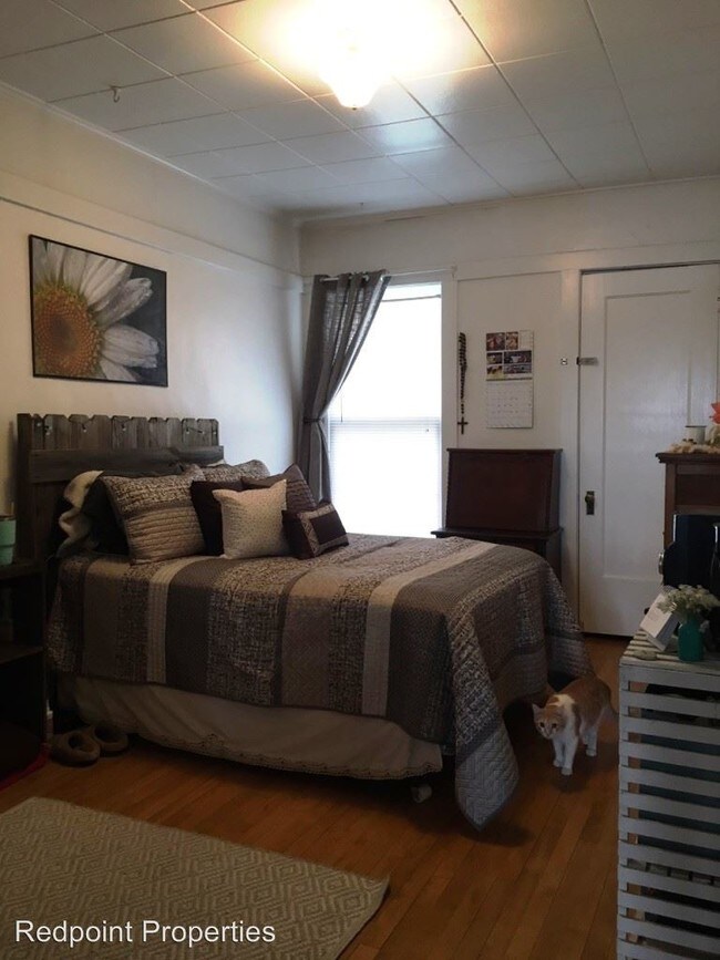 Building Photo - 715-719 Broadway N