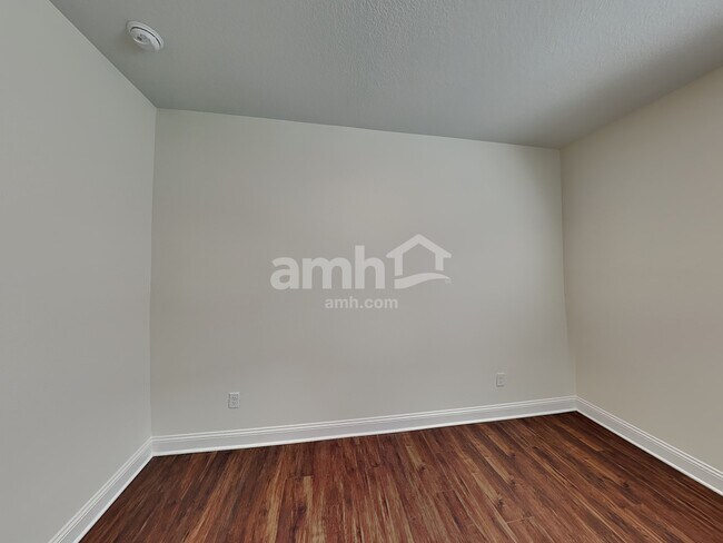 Building Photo - 621 Onate Cir