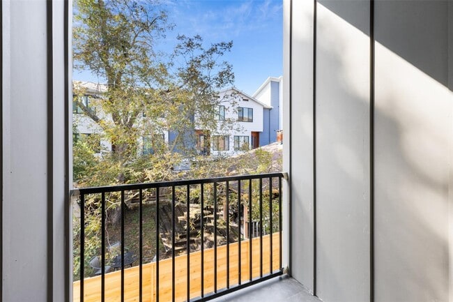 Building Photo - Modern 2-Bed Townhome with Attached 2-Car Garage & Balcony near Lower Greenville