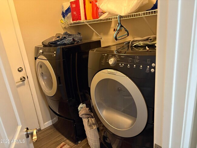 Building Photo - 17901 N 111th Dr