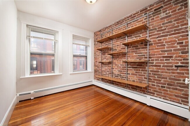 Building Photo - 80 Revere St