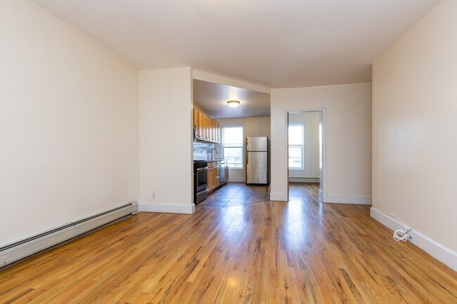 Building Photo - 204 Christopher Columbus Dr