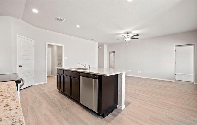 Building Photo - 3204 Ridge Pl