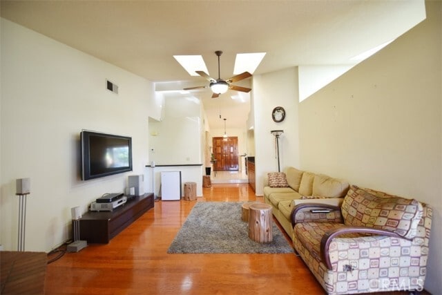 Building Photo - 1095 Sunset Bluff Rd