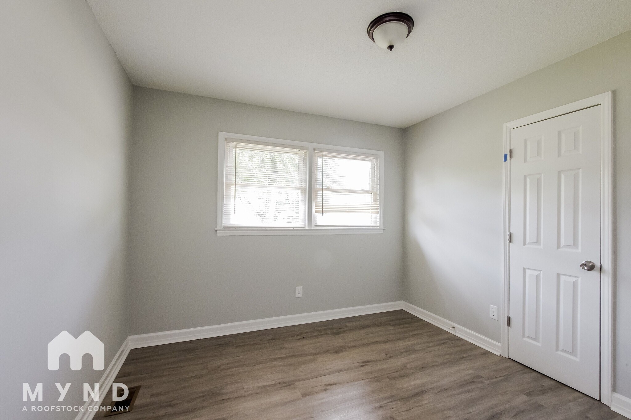 Building Photo - 3624 Somerset Dr