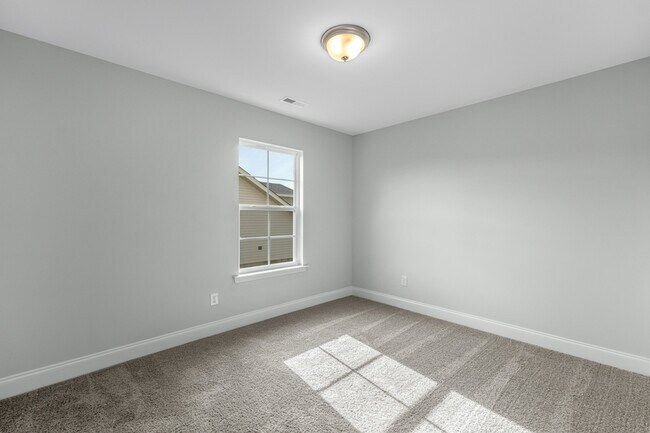 Building Photo - 207 Taunton St