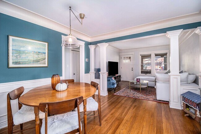 Building Photo - 3 BED 2 BATH BUNGALOW STYLE HOME IN FERNDALE ------ W. CHESTERFIELD