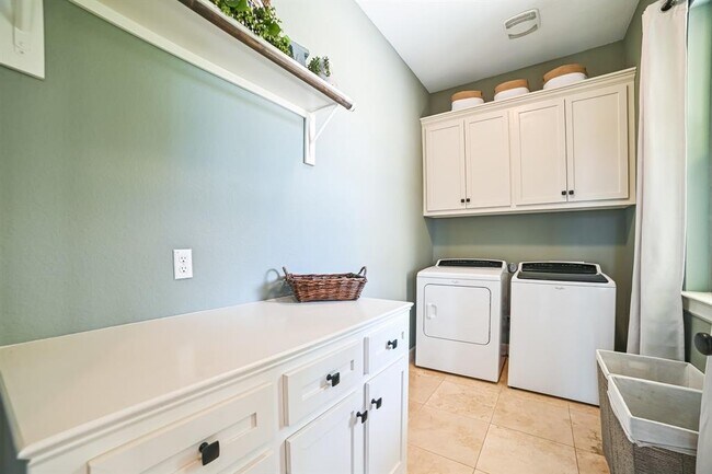 Building Photo - 2302 Arroyo Grande