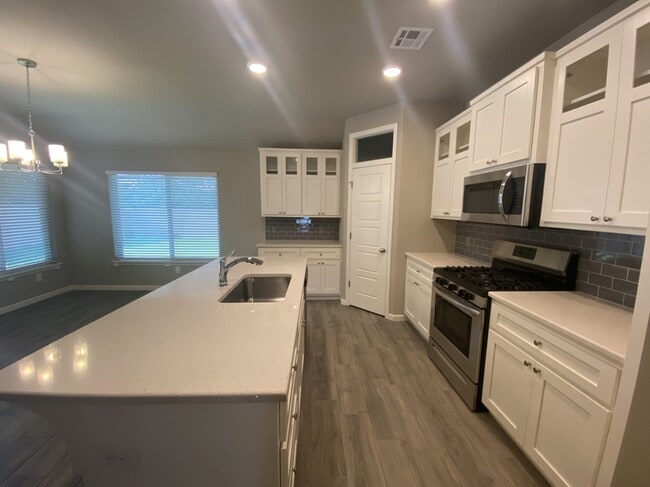 Building Photo - 745 E 139th Pl N