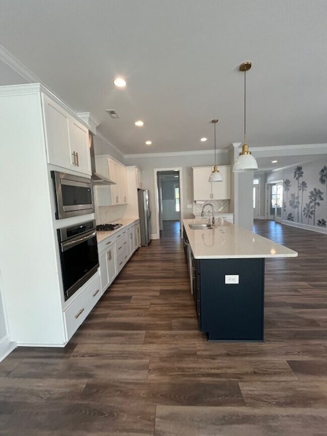 Building Photo - Experience Elegance and Privacy